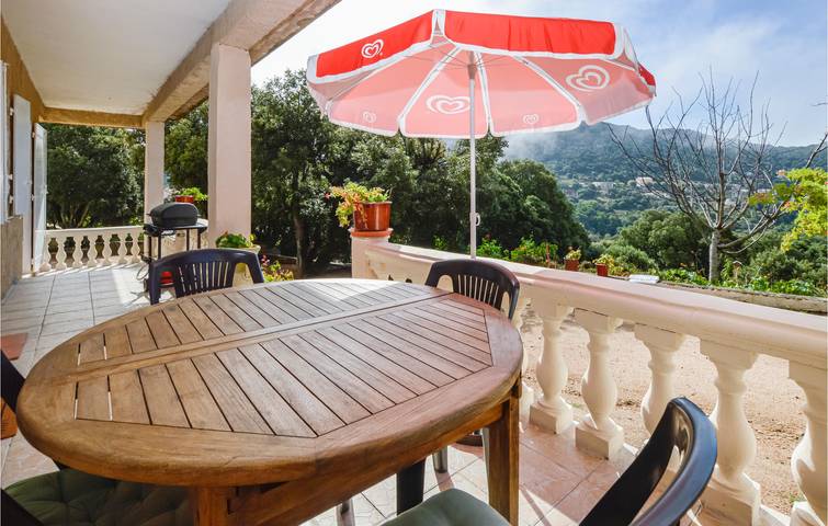 Appartement de vacances entier, Appartement confortable avec terrasse, parking et WiFi à 800 m de Coti-Chiavari in Coti-Chiavari, Région d'Ajaccio