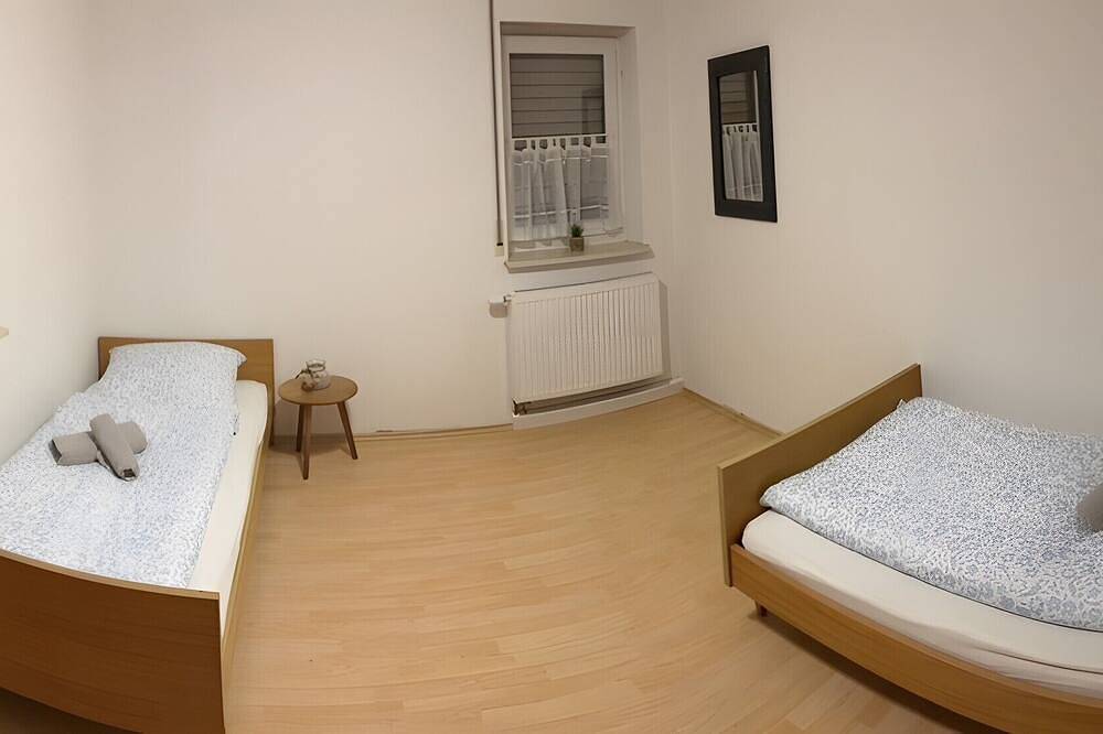 Ganze Wohnung, Ferienwohnung Aloia mit privater Terrasse, Gemeinschaftsgarten und Wlan in Gammertingen, Region Bodensee-Oberschwaben