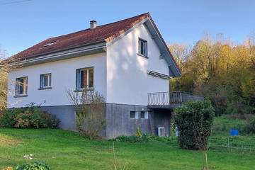 Location de vacances pour 7 personnes, avec jardin et balcon à Beure