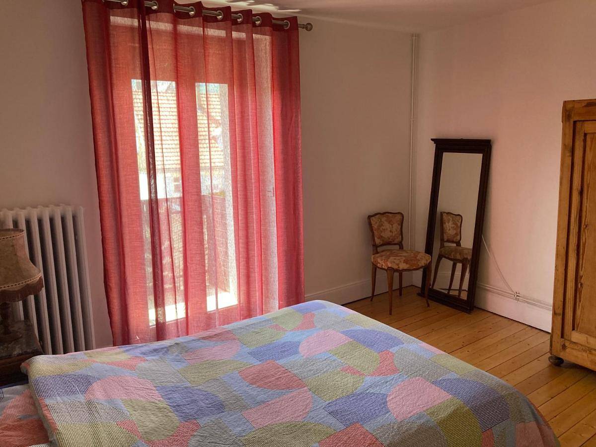Appartement entier, Apartment with Balcony in Guebwiller, Parc naturel régional des Ballons des Vosges
