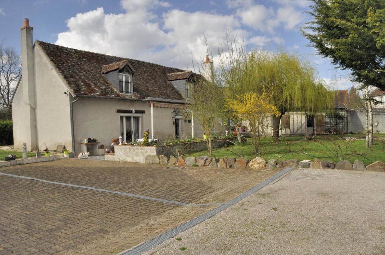 Comfort Triple Room with Shower in Cormeray (Loir-et-Cher), Région de Blois