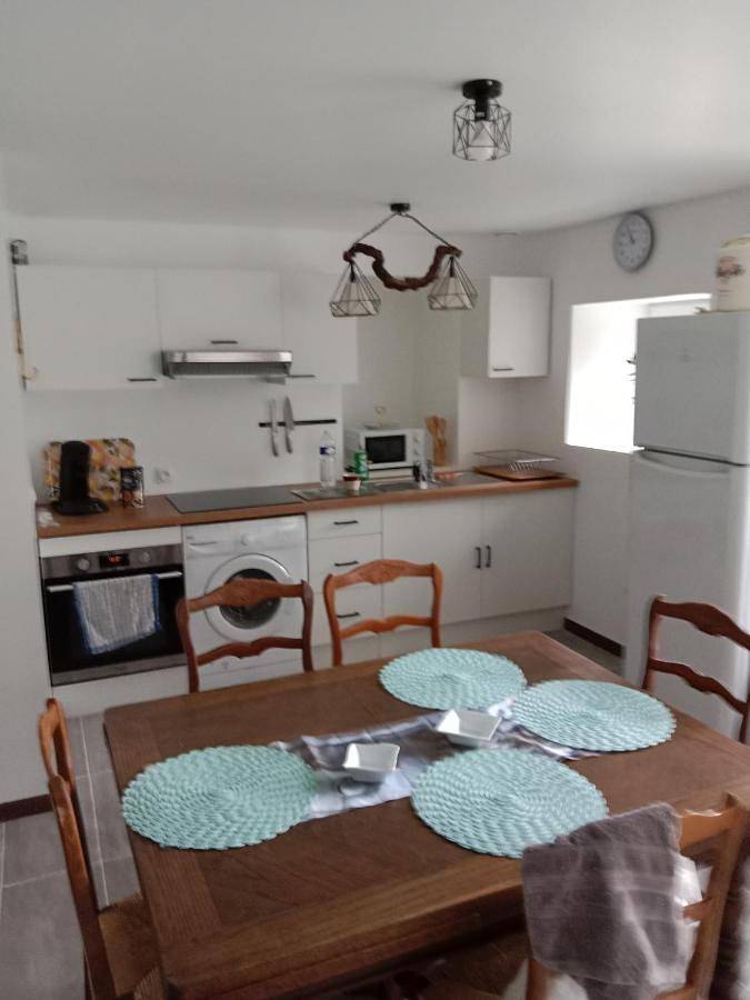 Location de vacances pour 4 personnes, avec vue et terrasse à Mainsat