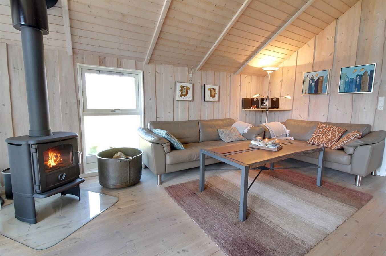 Beautiful home in Lemvig w/ Wifi, 3 Bedrooms and Sauna in Ferring, Lemvig