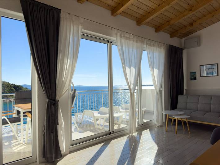 Gîte pour 5 personnes, avec terrasse à Tribunj - 2