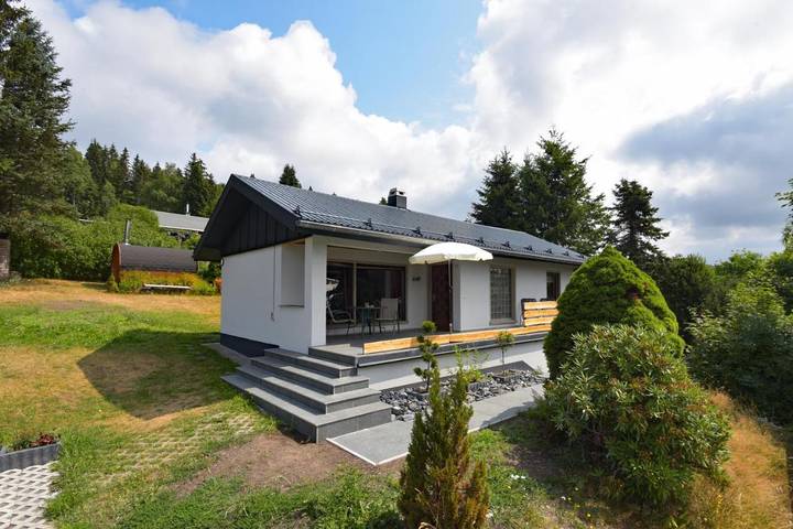 Bungalow für 4 Personen, mit Garten und Sauna sowie Pool und Ausblick, mit Haustier im Thüringer Wald - 2