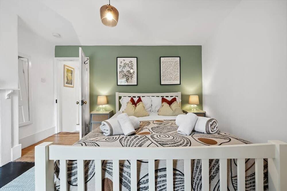 Lovely 2Br Cottage Spacious with Garden in Winchester, South Downs
