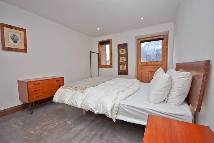 Gîte pour 18 personnes, avec balcon et jardin à Saint-Jean-de-Belleville - 2