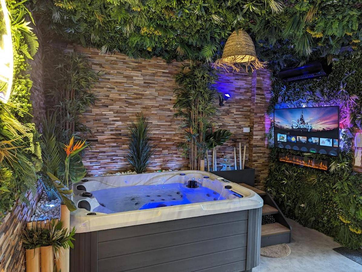 King Room with Spa Bath in Sorgues, Vaucluse