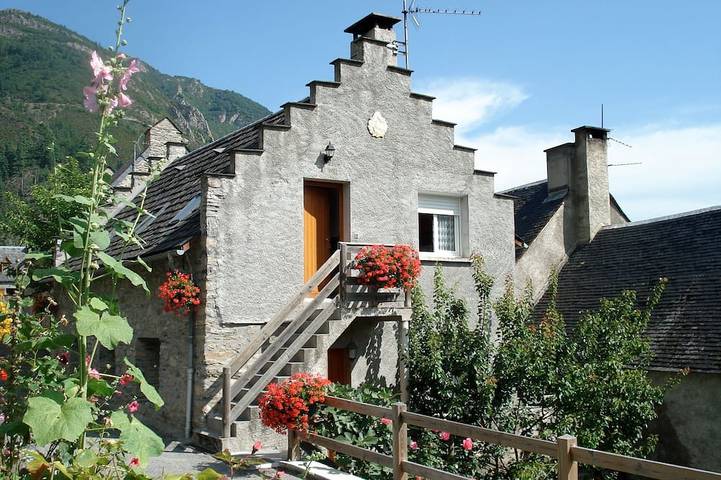 Gîte pour 4 personnes, avec terrasse et jardin