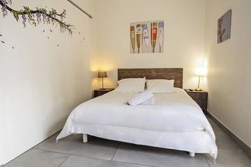 Ferme pour 4 Personnes dans Marseille, Région de Marseille, Photo 1