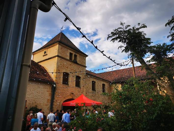 Location de vacances pour 10 personnes, avec jardin ainsi que terrasse et piscine, animaux acceptés à Sainte-Nathalène - 4