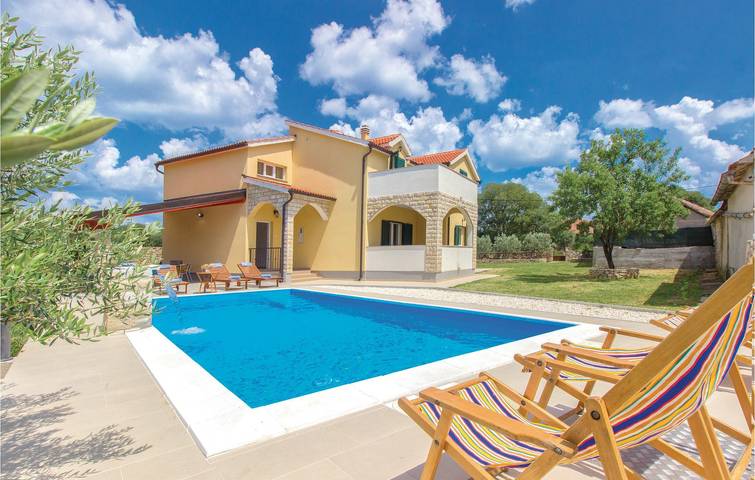 Gemütliche Ferienwohnung mit Pool, WLAN und Terrasse in der Nähe des Visovačko-Sees in Dalmatinisches Zagora