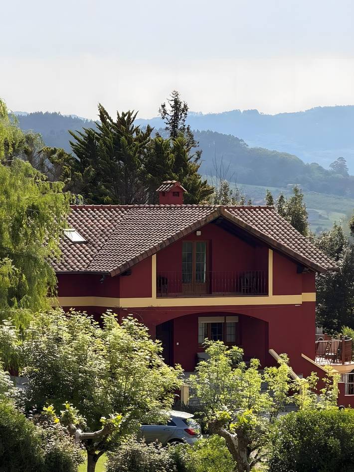 Casa rural para 12 personas, con balcón, Se admiten mascotas en Valle del Miera - 3