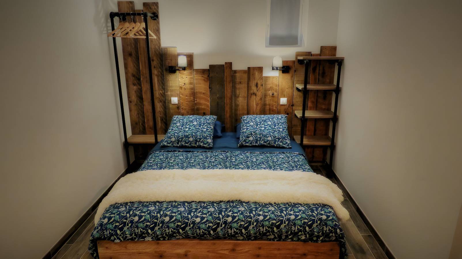 Bed & Breakfast 'La Suite Tilleul' mit Gemeinschaftsterrasse, Garten & Wlan in Loire-Tal