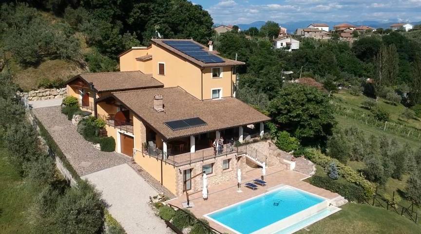 B&b per 4 persone, con Balcone e Terrazza nonché Giardino e Piscina a Narni