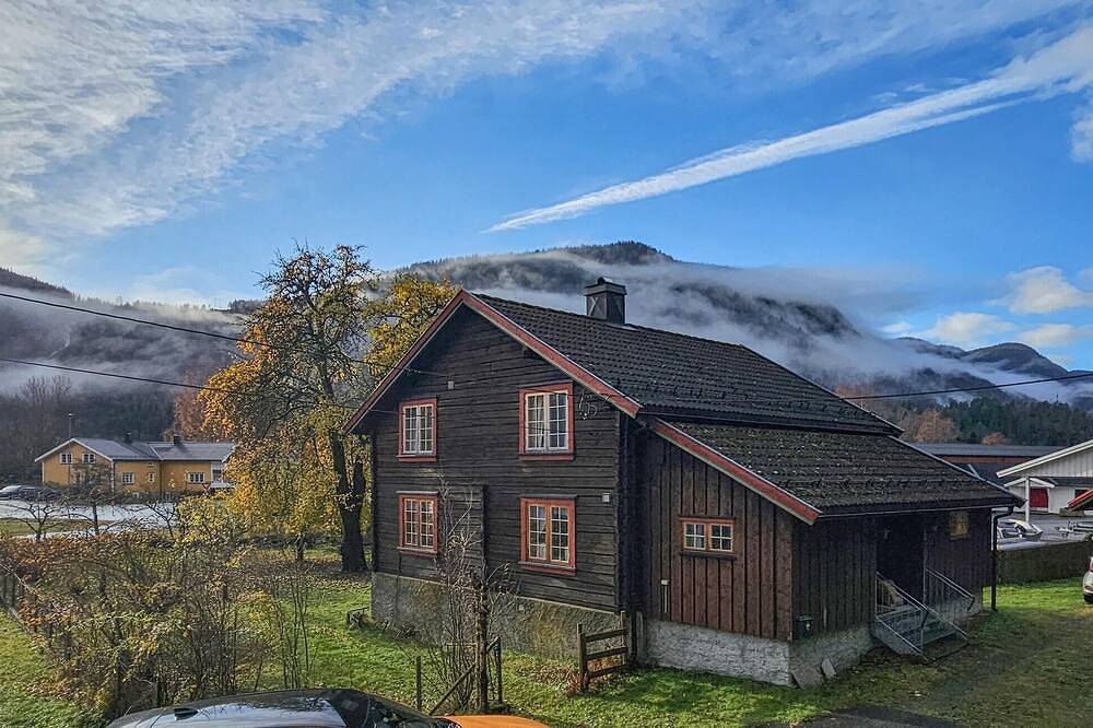 Wunderschönes Haus in Dalen mit Hafenblick in Tokke