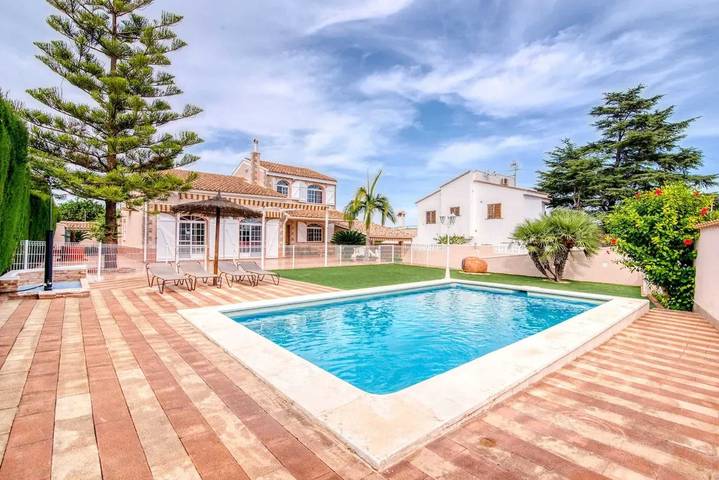 Chalet para 9 personas, con jardín y piscina en Provincia de Valencia