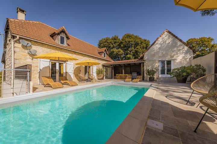 Gîte pour 8 personnes, avec piscine