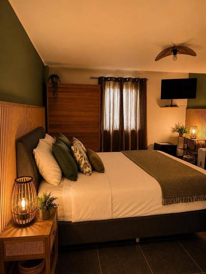 Hôtel pour 2 personnes, avec Terrasse et Jacuzzi ainsi que Sauna et Vue sur le lac