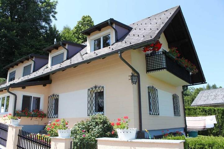 Ferienwohnung für 3 Personen, mit Balkon und Garten sowie Ausblick - 1