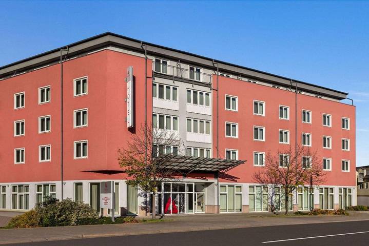 Hotel für 3 Personen, mit Seeblick und Terrasse in Sächsisches Elbland