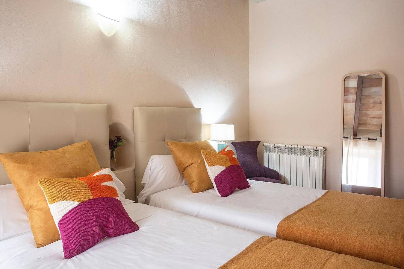 Habitación doble con baño exterior privado con Piscina Compartida, Wi-Fi y Aire Acondicionado in Sineu, Interior de Mallorca