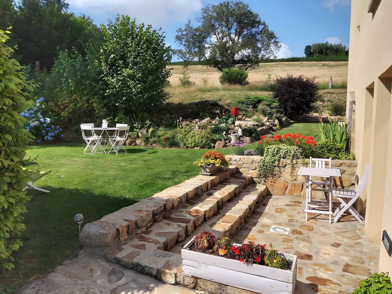 Chambres d’hôtes « La Belle Étape » : vue sur les sommets et cols du Forez in La Chapelle-Agnon, Parc Naturel Régional Livradois-Forez
