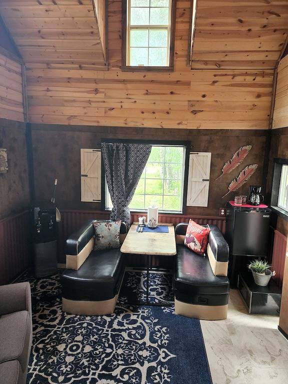 The Bunkhouse-within walking distance to Main Street Augusta in Lewis and Clark County