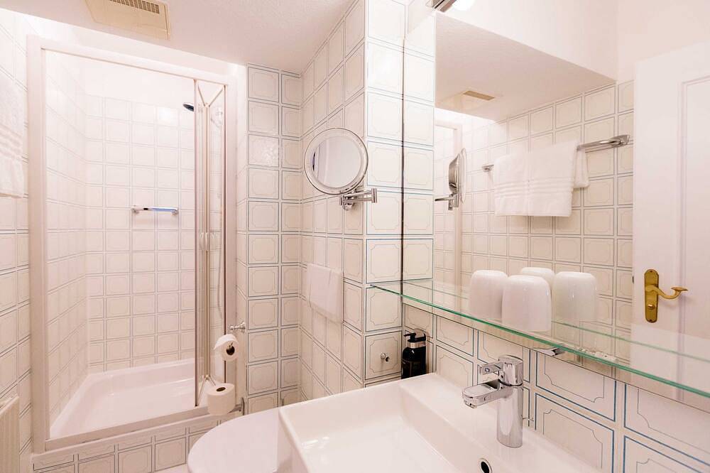 Junior Suite - Bio Design Boutique Hotel Landhaus St. Georg in Bad Wiessee, Alpes bavaroises