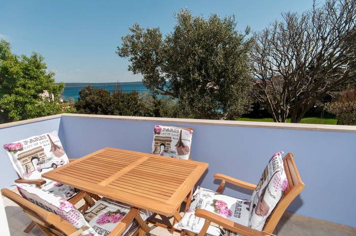 Ganze Wohnung, Ferienwohnung Gala mit Meerblick am Strand in Nerezine, Lošinj (Kvarner Bucht)