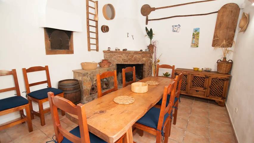Chalet para 10 personas, con piscina y jardín, Se admiten mascotas en Ibiza - 4