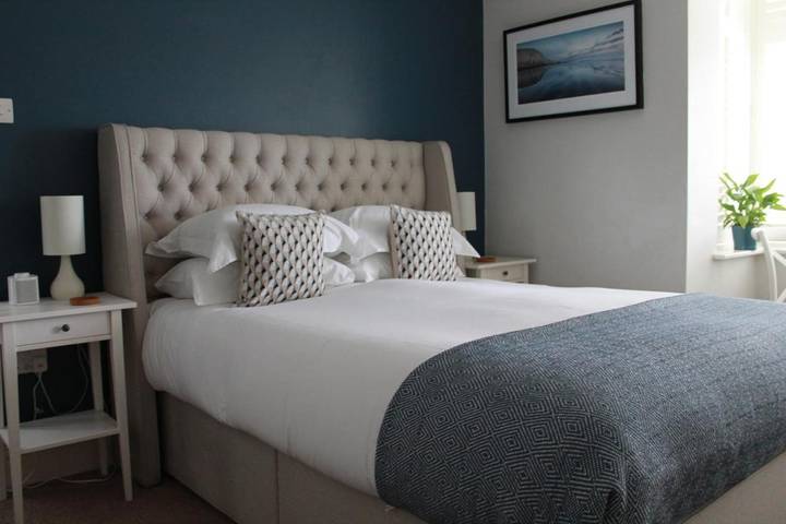 Holiday letting for 2 people, with Terrace and Garden in Bosham