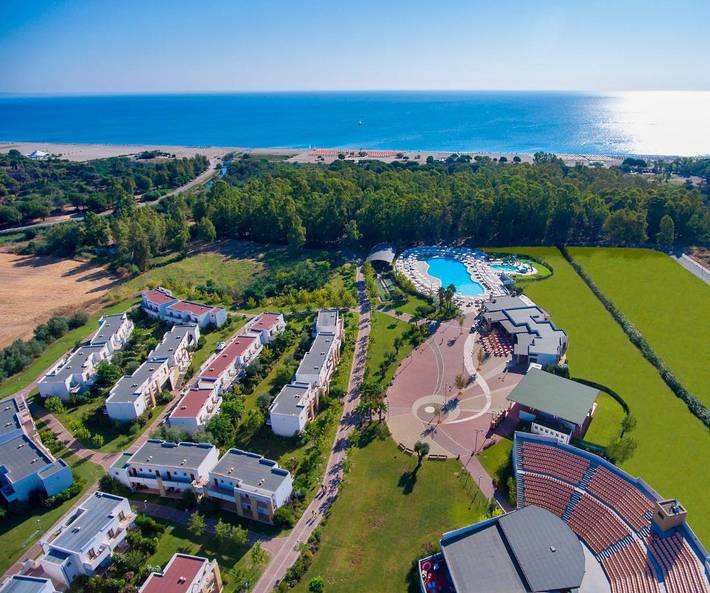 Resort per 2 persone, con piscina e piscina per bambini nonché balcone, con animali domestici in Costa Ionica Calabria