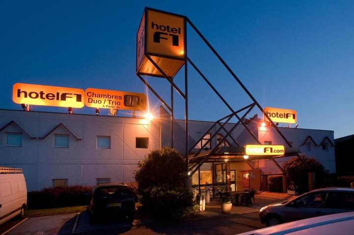 Hôtel pour 2 personnes, avec terrasse, animaux acceptés à Trignac - 3