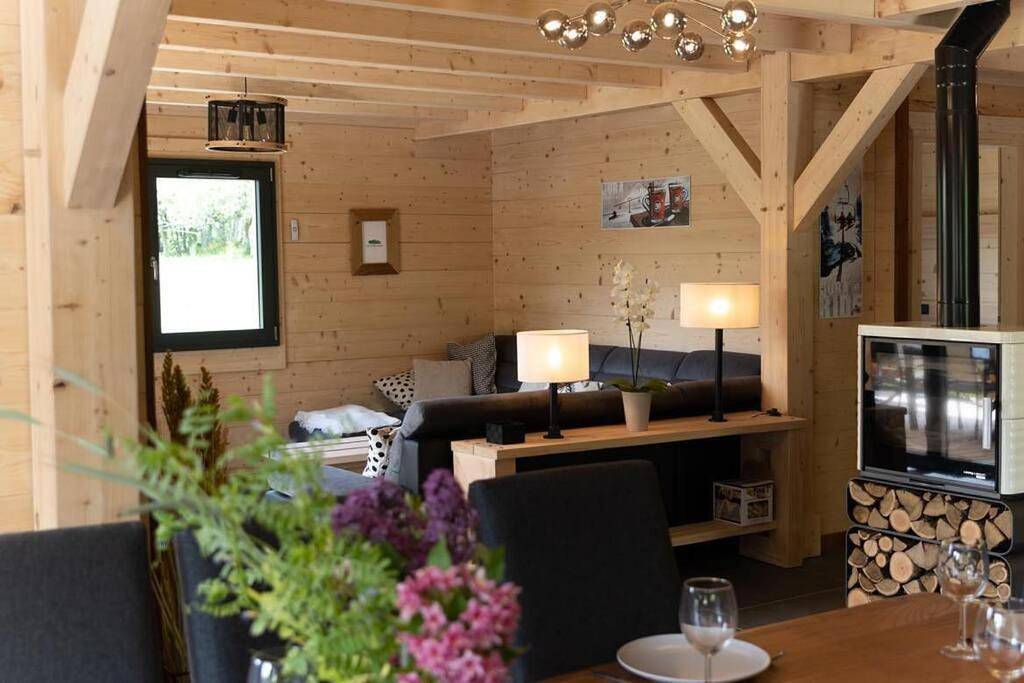 Chalet in Saint-Maurice-Crillat, Jura Francais