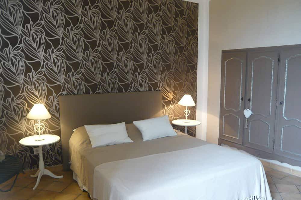 Bauernhaus aus dem 14. Jahrhundert, privater Pool, 260 m², moderne Einrichtung! quiet! in Bagnols-sur-Cèze, Nimes und Umgebung