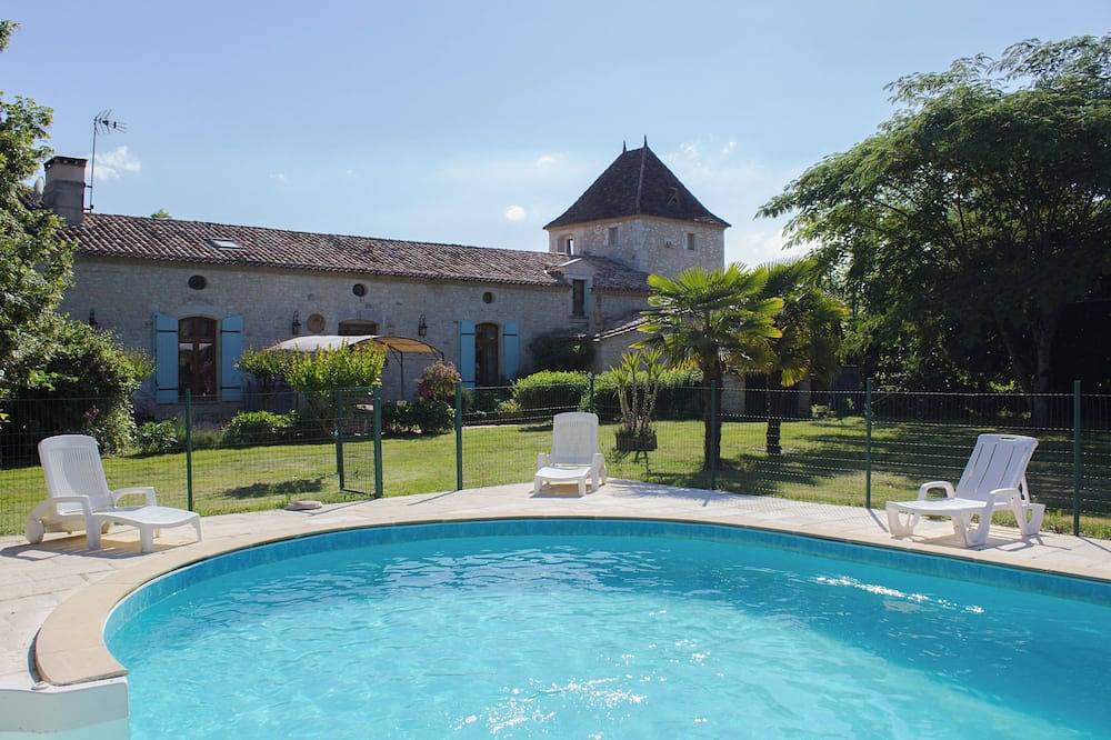 Country house in greenery and calm private pool spa terrace in Thénac, Périgord Pourpre