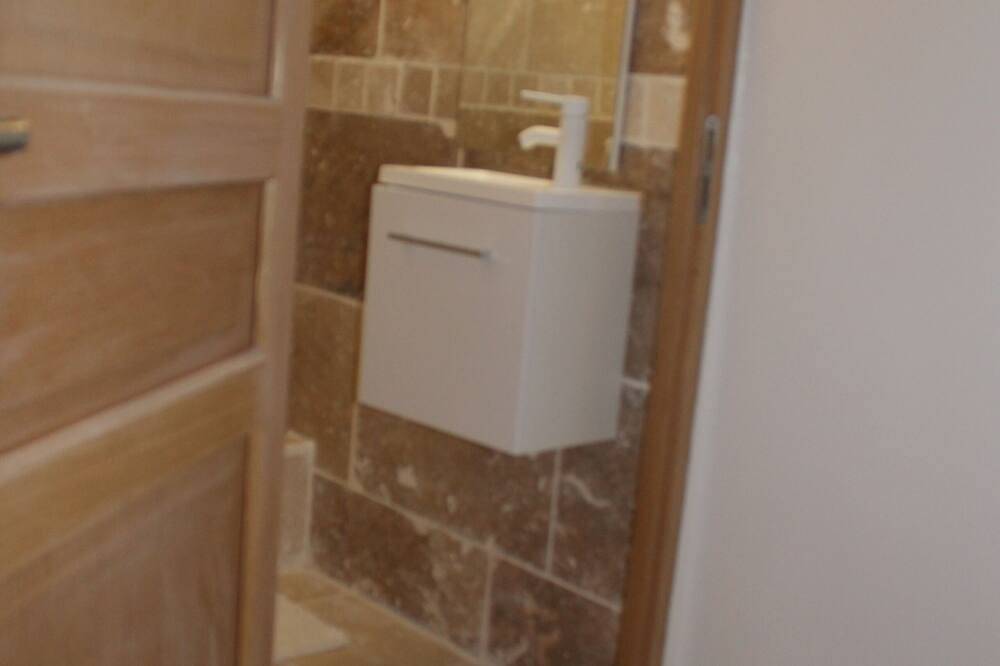 Chambre Coco in Bellechaume, Auxerre region