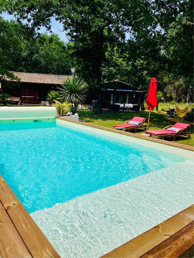 Chambre d’hôte pour 3 personnes, avec Terrasse ainsi que Jardin et Piscine à Hourtin