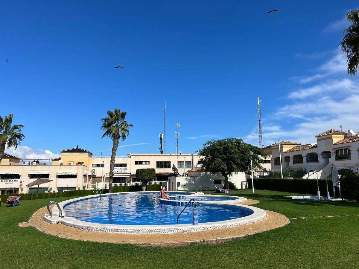 Apartamento inteiro, Top-floor apartment with 65 m2 sun terrace, renovated kitchen and bathroom in Monte Faro, Costa Blanca