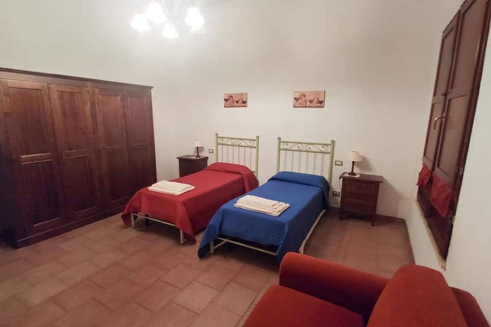 Apartamento entero, Lilla - Dos Habitaciones Piso, Capacidad 6 in Colle di Val d'Elsa, Provincia de Siena
