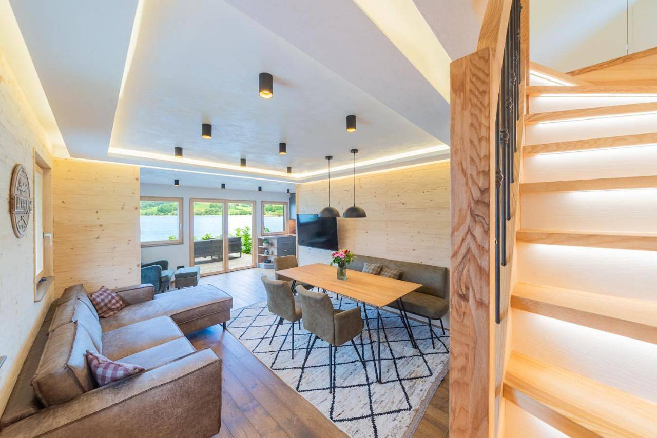 Exklusives Seehaus Lakehouse in Bestlage mit privaten Sandstrand inklusive Boot, Kajak, Sup in Obertrum am See, Bezirk Salzburg-Umgebung