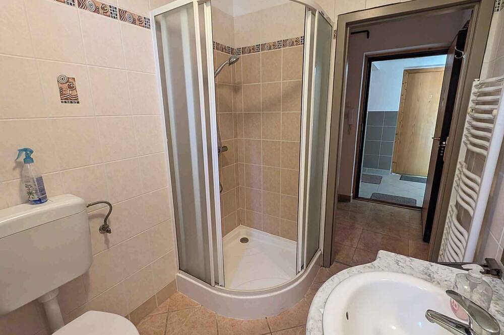 Ganze Wohnung, Studio in Hullám Ferienanlage nur 150 m vom See in Balatonőszöd, Plattensee Südufer