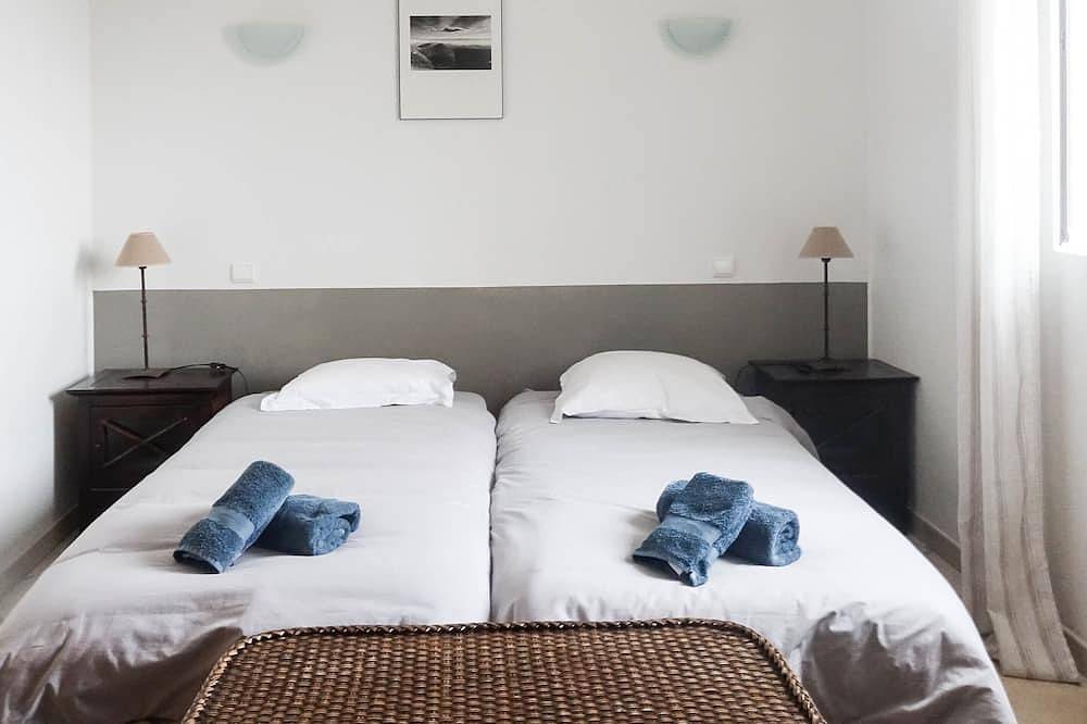 Provencal villa, stylish and quiet location in the beautiful Luberon in Gordes, Parc naturel régional du Luberon