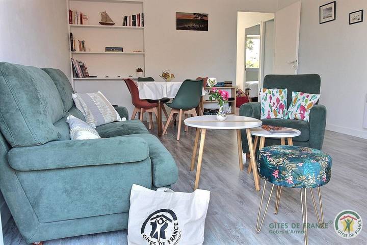 Gîte pour 4 personnes, avec terrasse et balcon/terrasse à Perros-Guirec