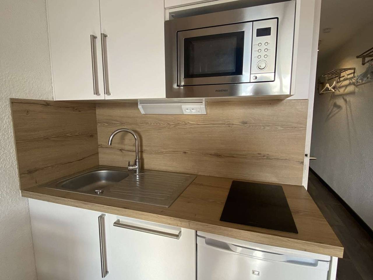 Entire apartment, Studio for 4 in Alpe d'Huez, pets allowed in Huez, Écrins National Park