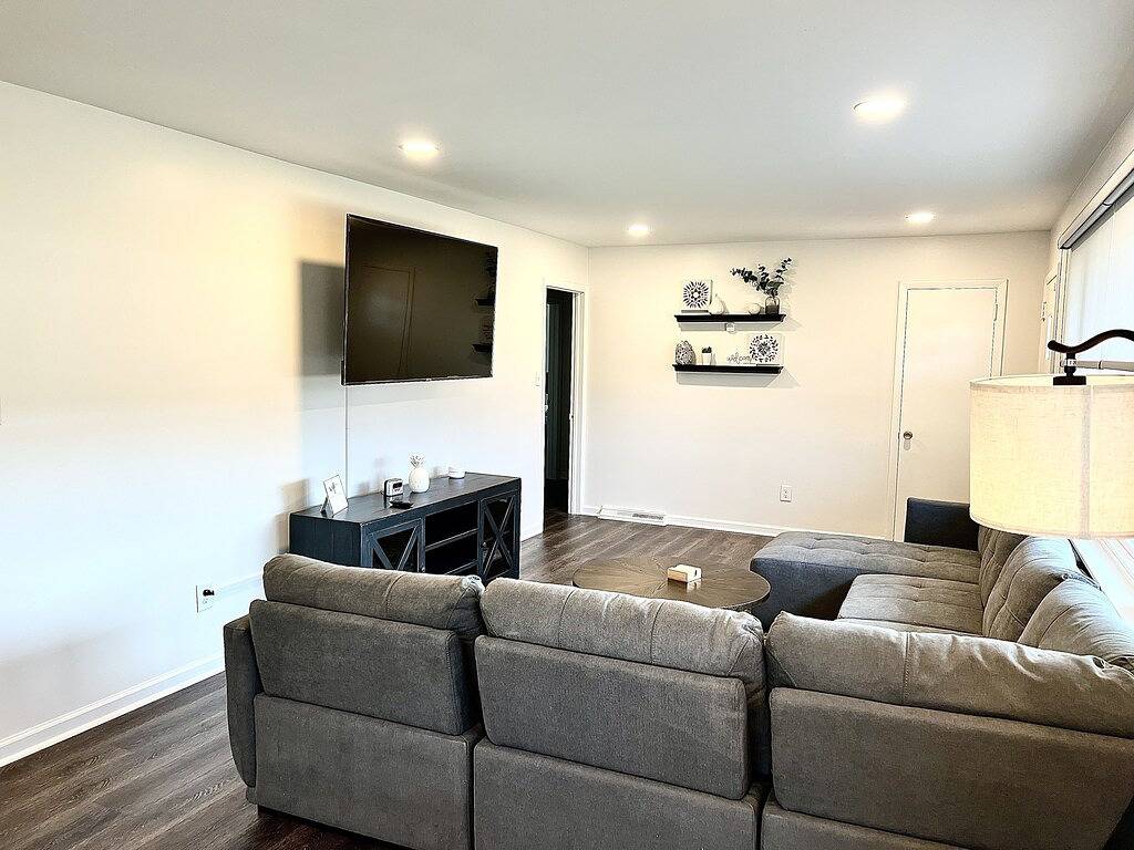 Centrally Located Cozy House,2 king beds,Game Room in High Point, Guilford County