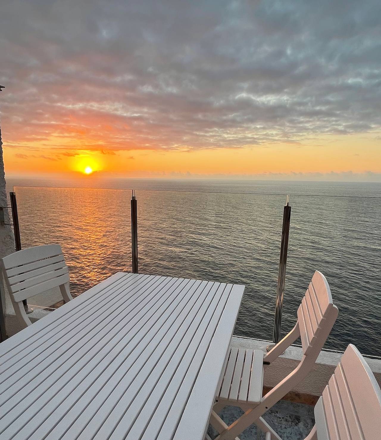 Vakantieverblijf 'Exclusive Views On Top Of The Ocean' met zeezicht, privéterras en wifi, foto 11
