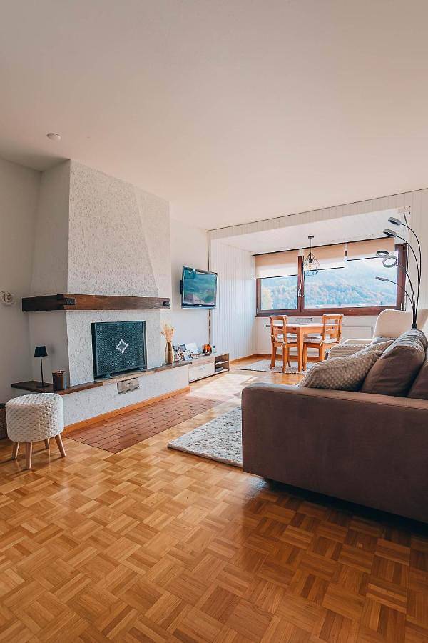 Ganze Wohnung, Appartement de charme rénové in Charmey, Val-de-Charmey