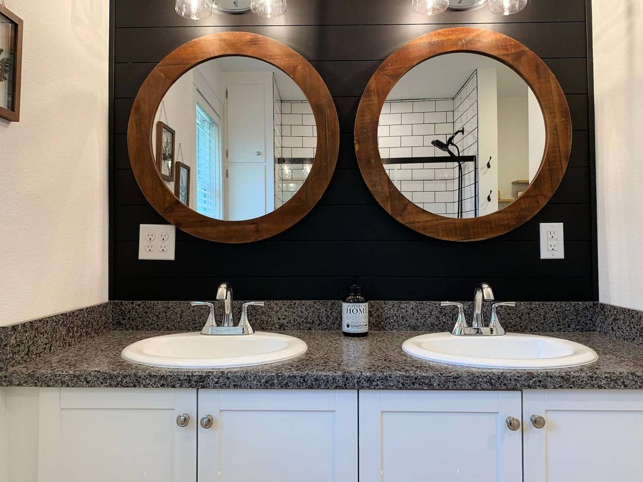 Hot Tub|Beauitiful Backyard Oasis|Newly Renovated in Elkhart County